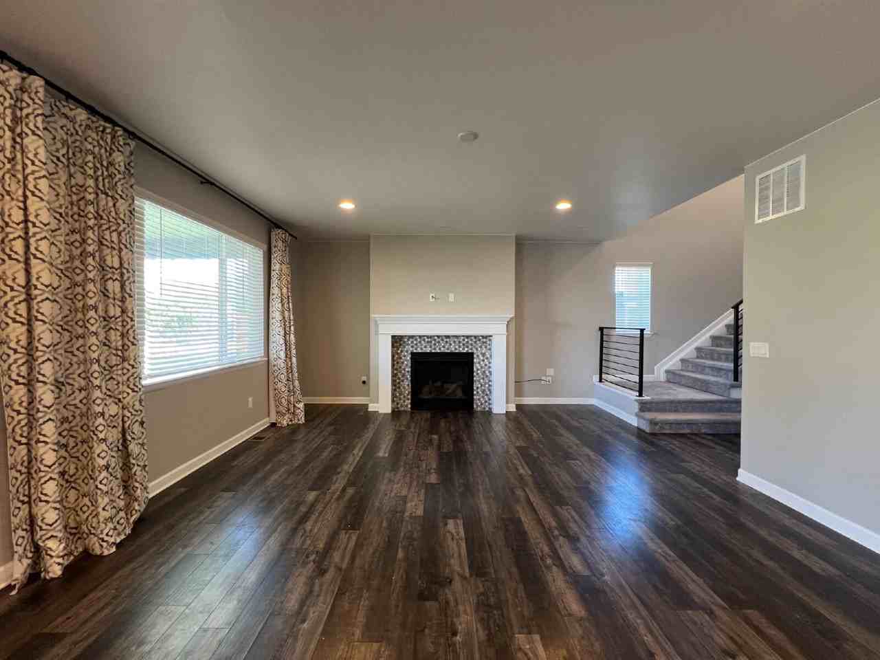 4541 Prairie River Ct - Photo 6 of 39
