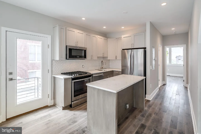1013 S 20th St #A - Photo 2 of 18