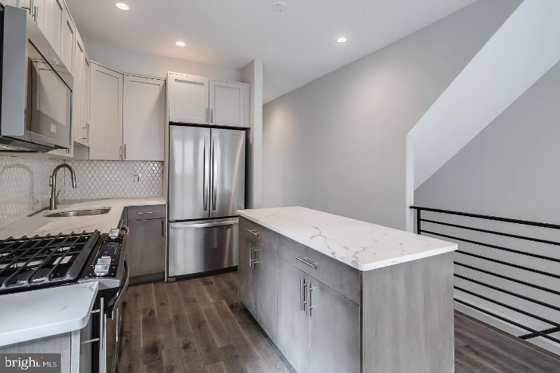 1013 S 20th St #A - Photo 3 of 18