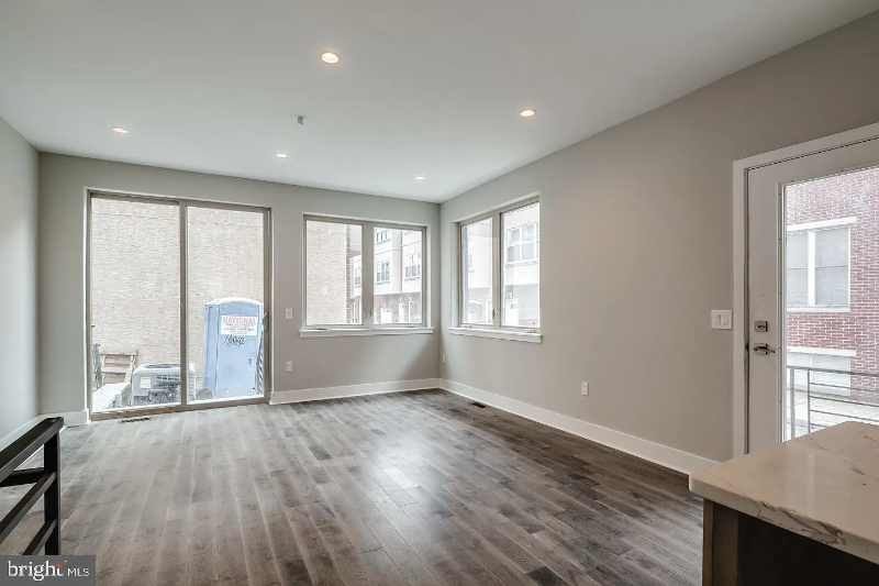 1013 S 20th St #A - Photo 4 of 18