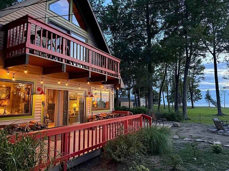 7258 Beach Dr - Photo 2 of 19