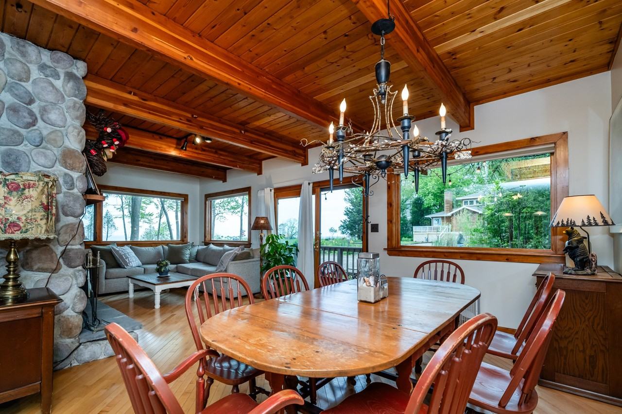 7258 Beach Dr - Photo 6 of 19
