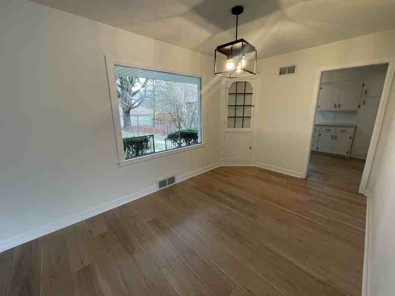 9212 W Michigan St - Photo 4 of 14