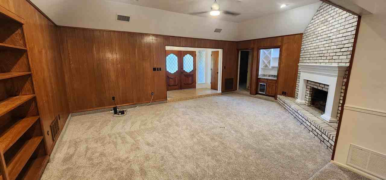5803 Thoreau Ln - Photo 3 of 25