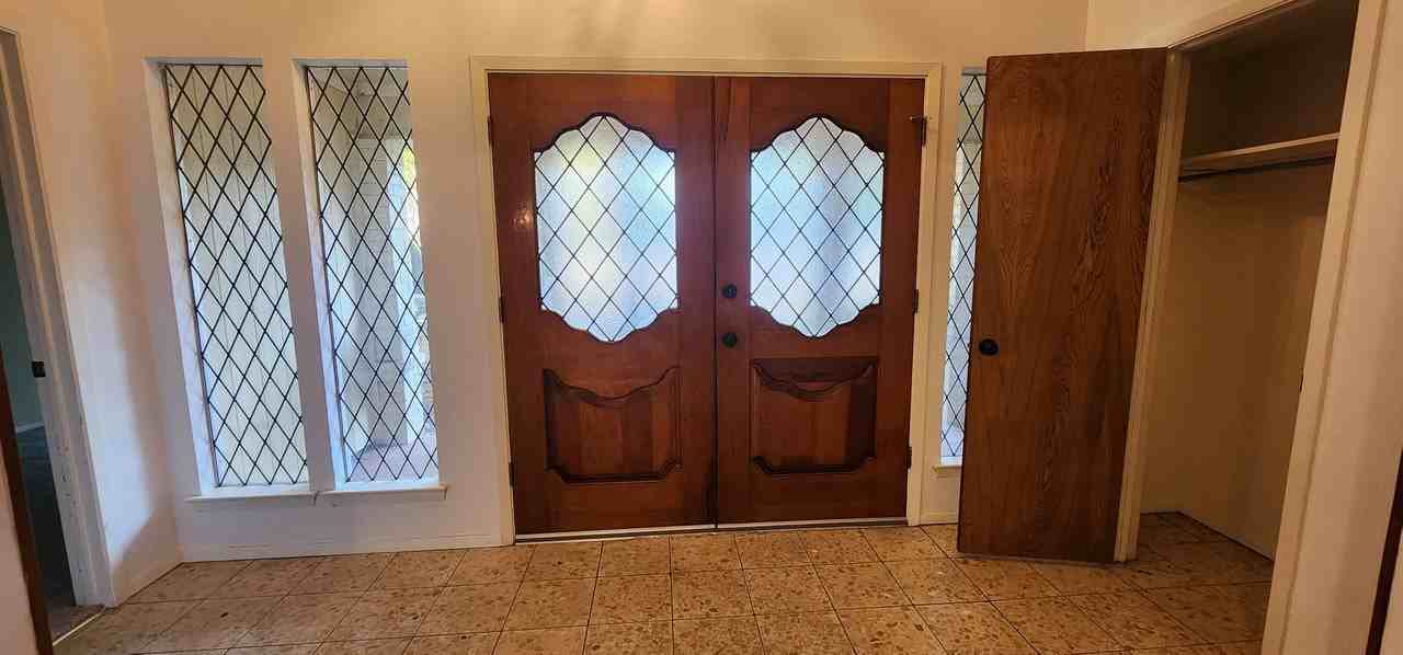 5803 Thoreau Ln - Photo 4 of 25