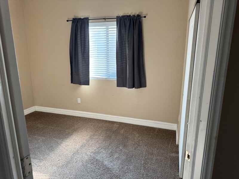 830 Oxford Dr - Photo 7 of 9