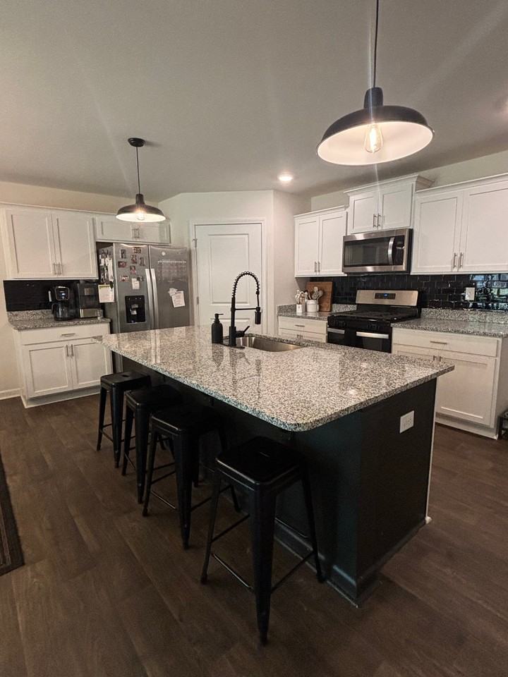 50 Horatio Ln - Photo 3 of 17