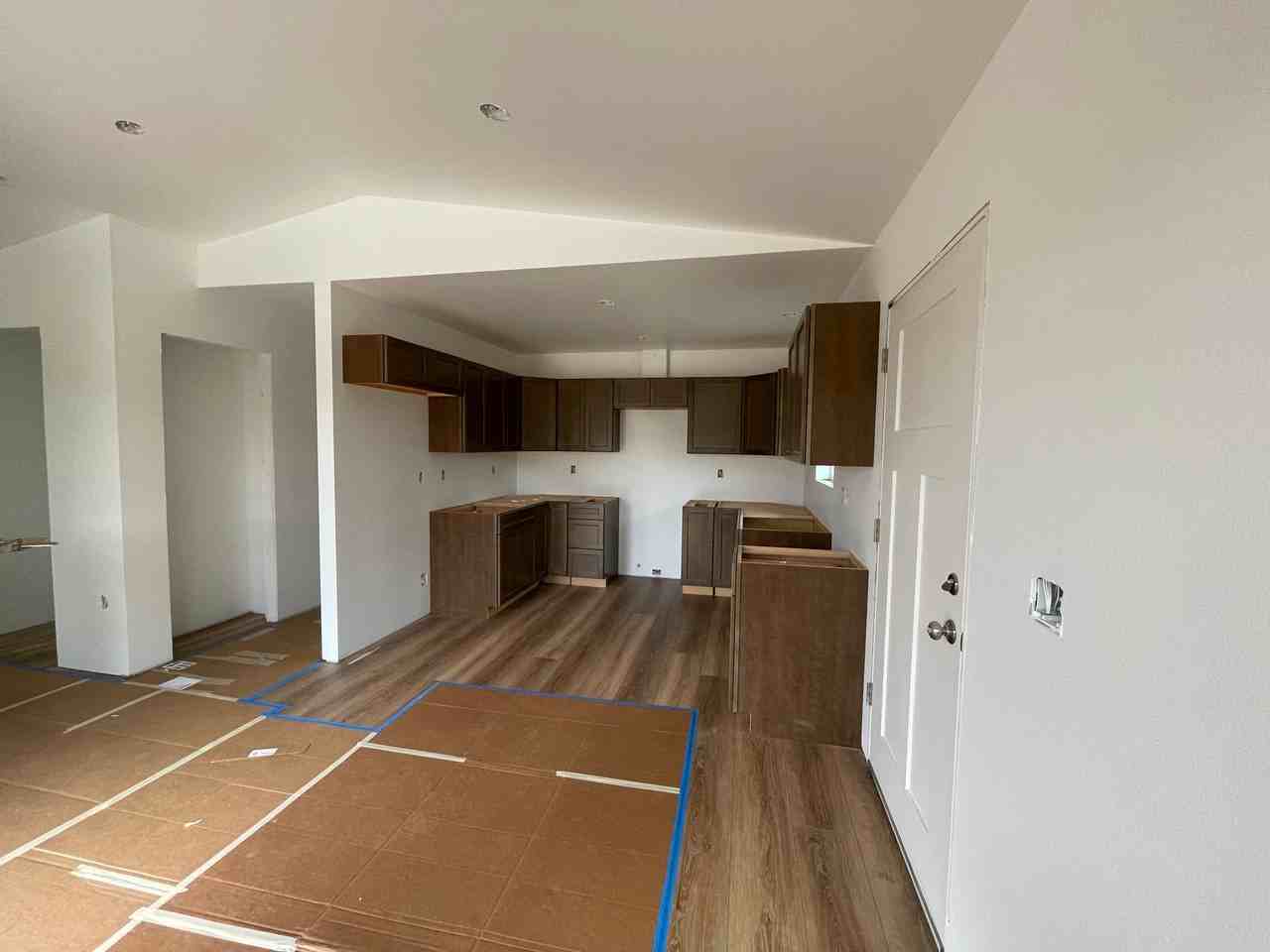 6737 W Queen Anne Ave #B - Photo 3 of 6