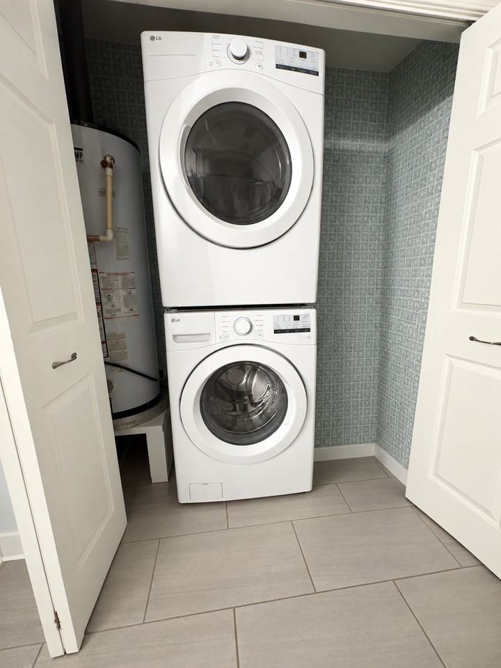 605 Clark Ave - Photo 6 of 14