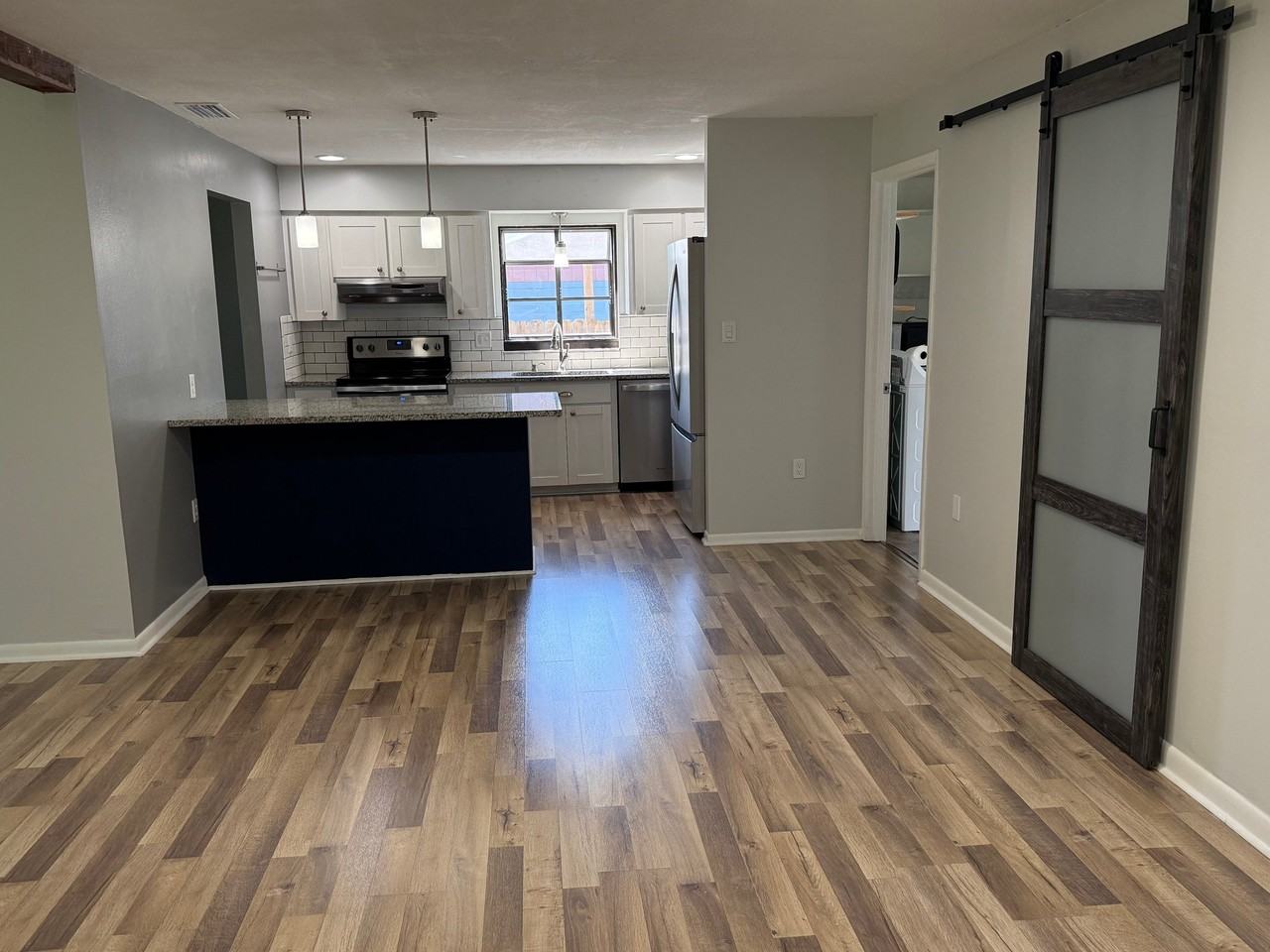 620 Travis Cir - Photo 3 of 20