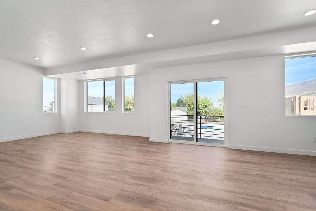 567 Westnorth #150 - Photo 5 of 8