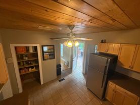 439 Laurel St - Photo 1 of 1