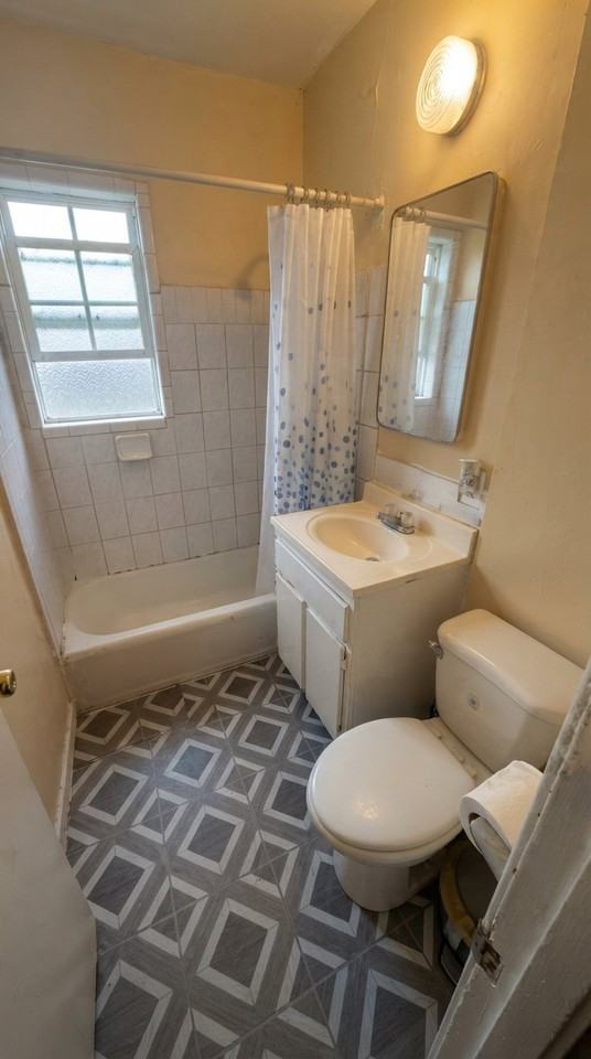 1405 Lagoon Ave - Photo 4 of 5