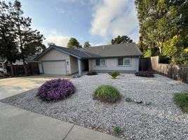 featured image of 398 Corrida Dr