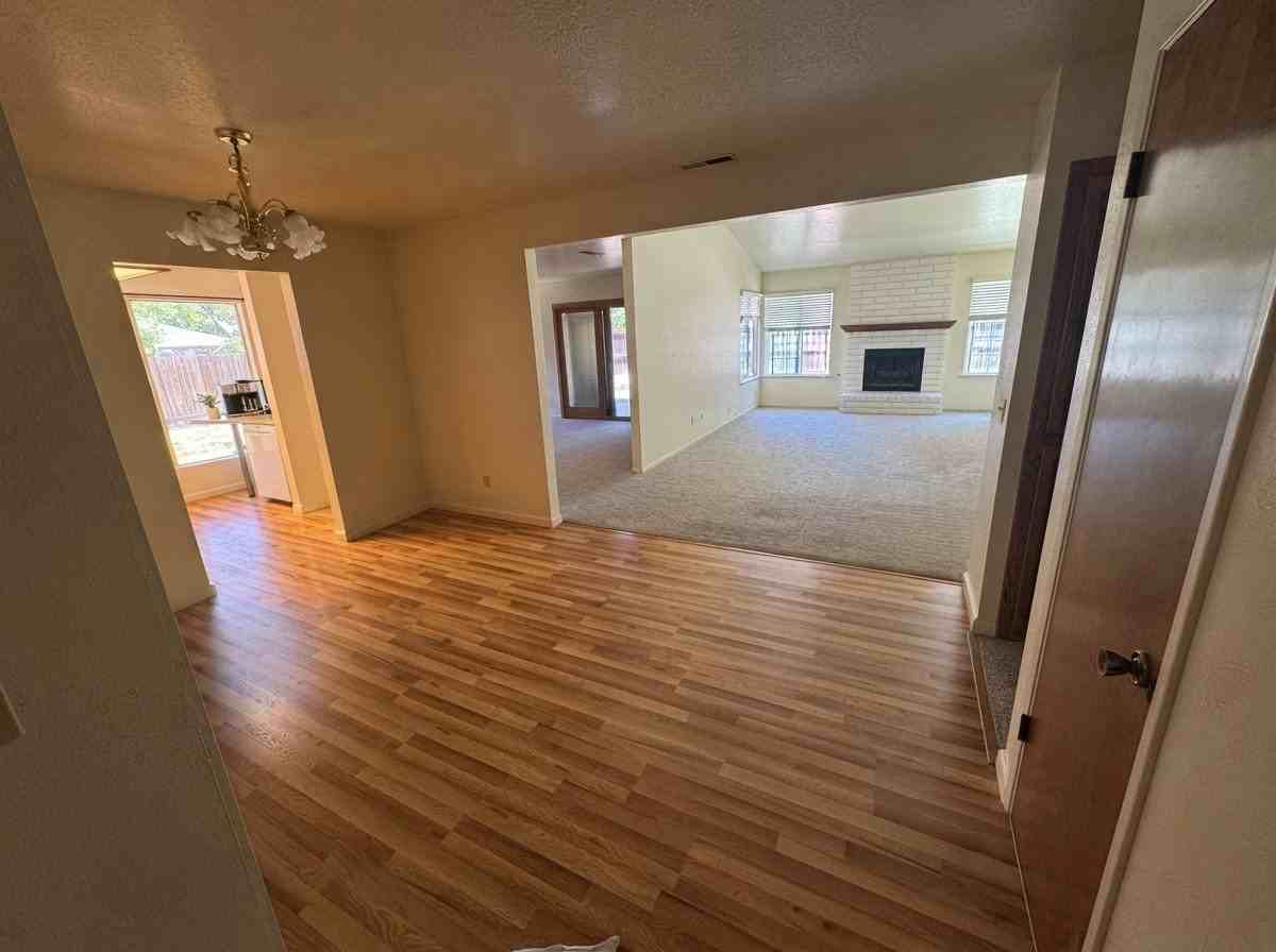 398 Corrida Dr - Photo 2 of 20