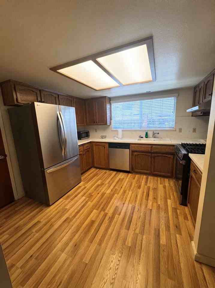 398 Corrida Dr - Photo 4 of 20