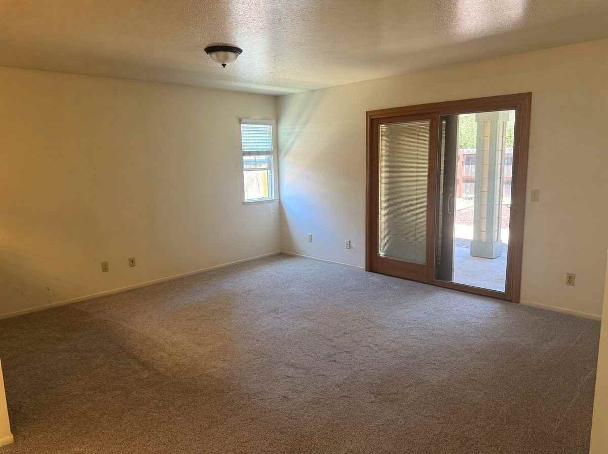 398 Corrida Dr - Photo 6 of 20