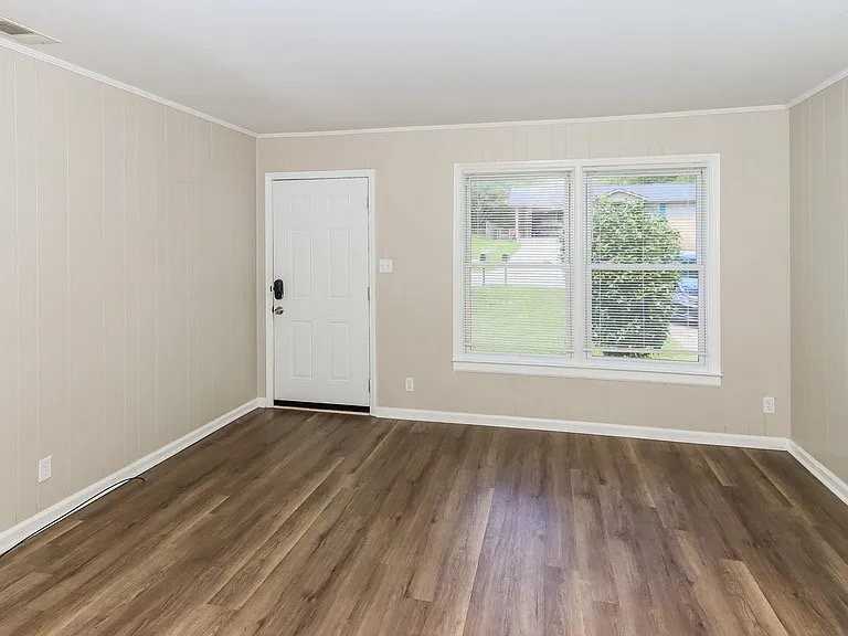 4584 Shadow Lawn Dr - Photo 2 of 10