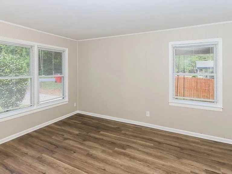 4584 Shadow Lawn Dr - Photo 5 of 10