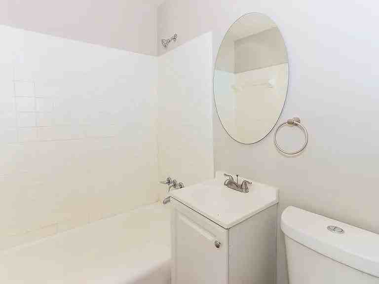 4584 Shadow Lawn Dr - Photo 7 of 10