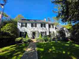 featured image of 704 Cliveden Rd W