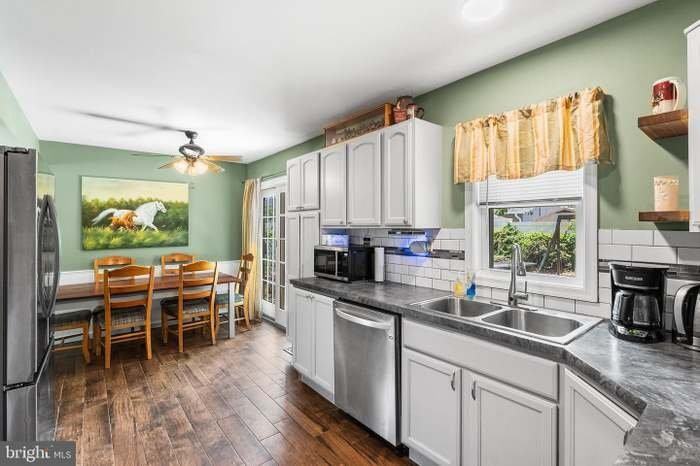 75 Gaffney Ln - Photo 7 of 20