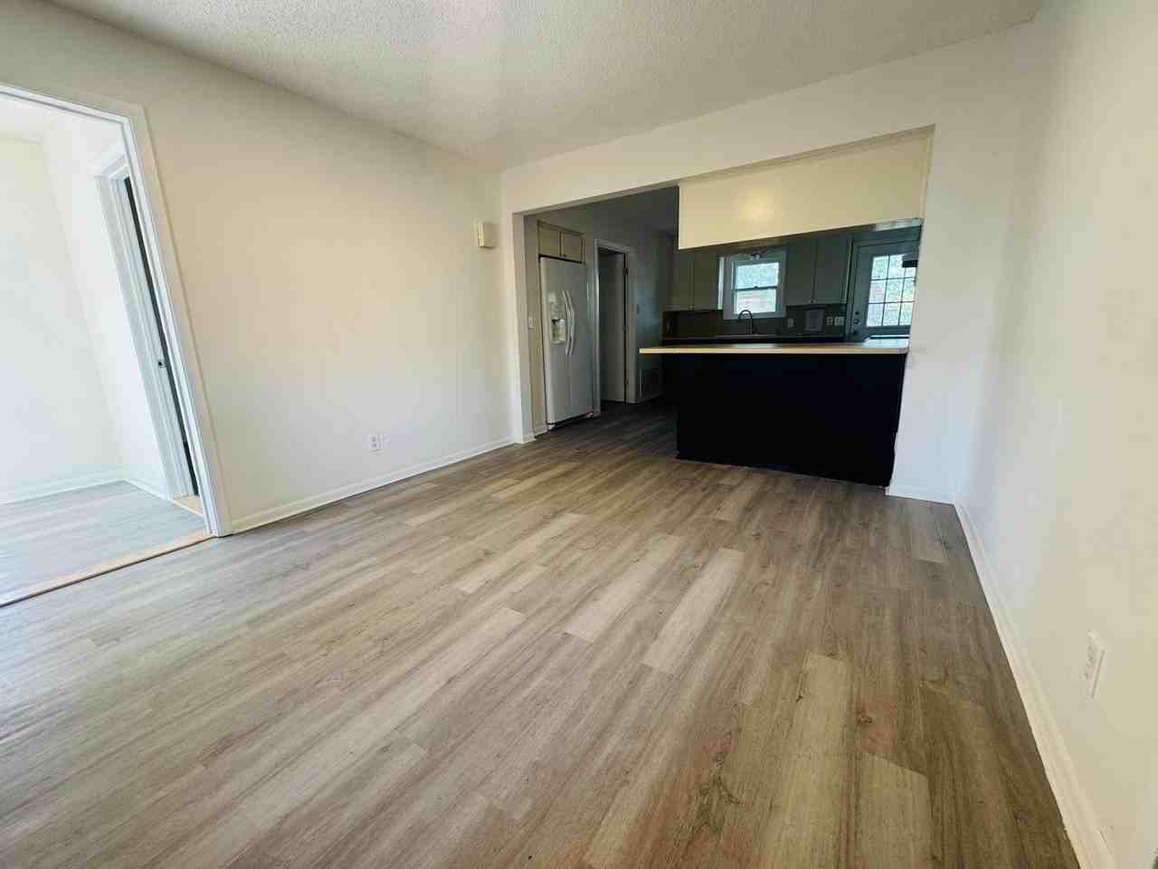 630 E 44th St - Photo 3 of 8