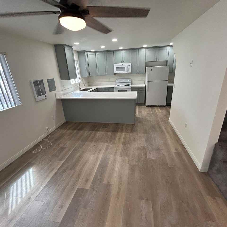 4446 49th St #A - Photo 2 of 13