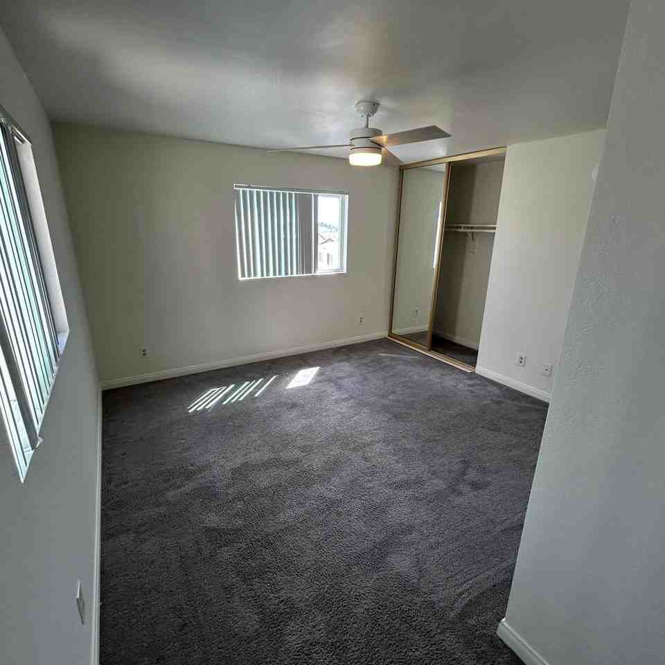 4446 49th St #A - Photo 4 of 13