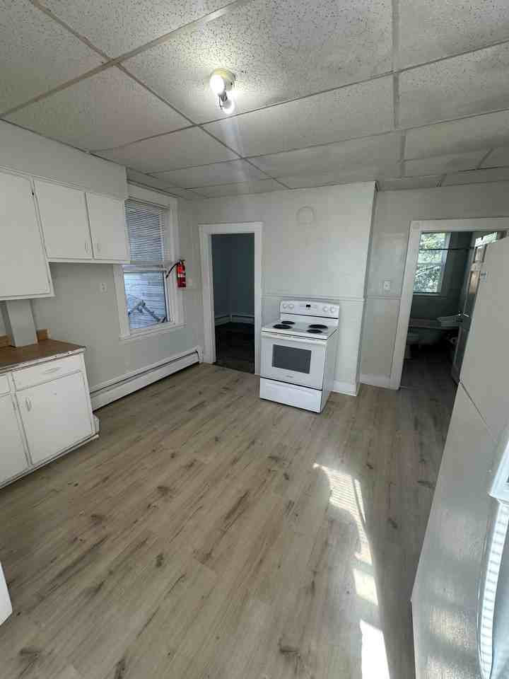 50 Knox St #8 - Photo 3 of 9