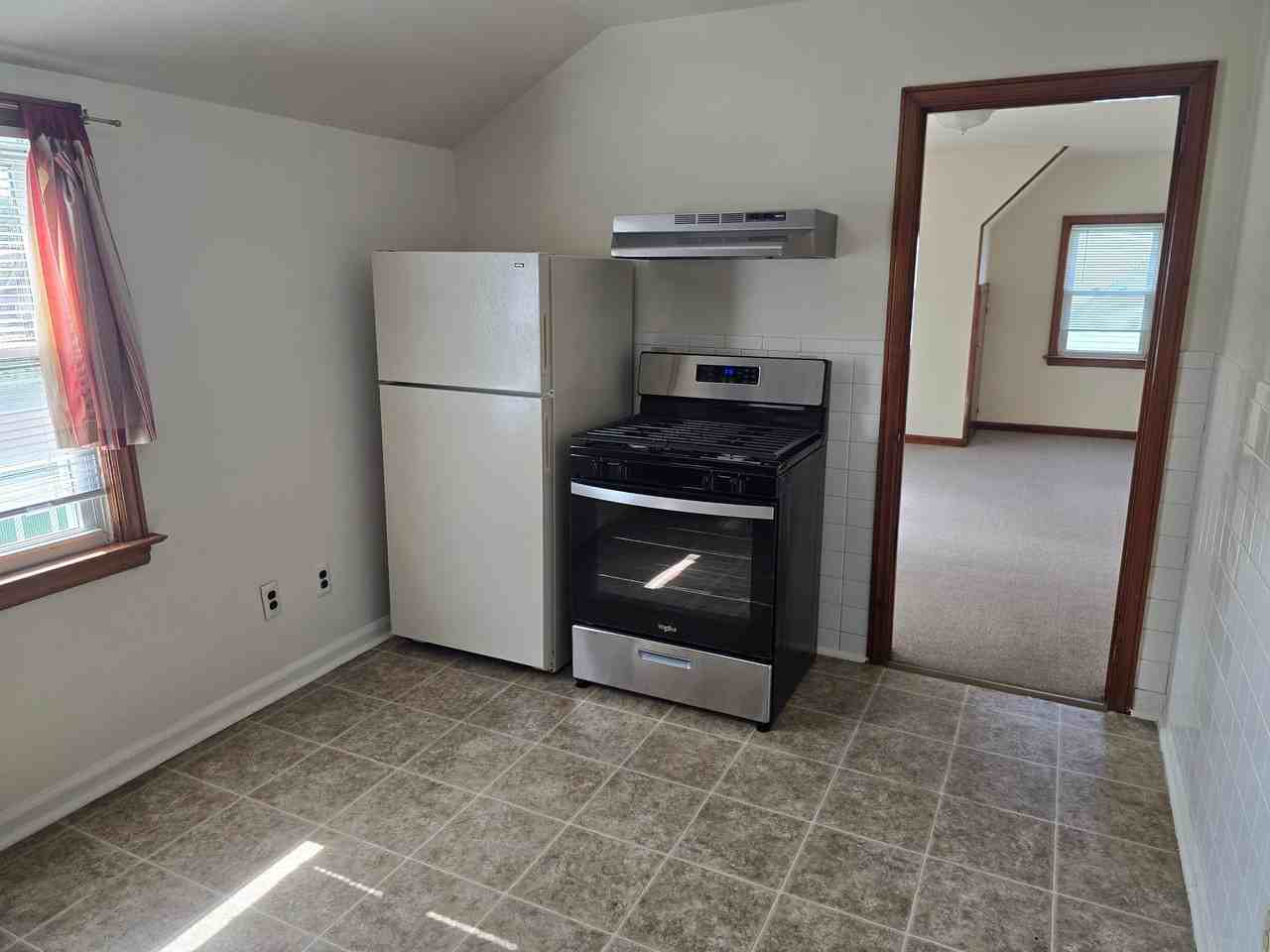 18 Ryle Ave #2ndFL - Photo 2 of 17