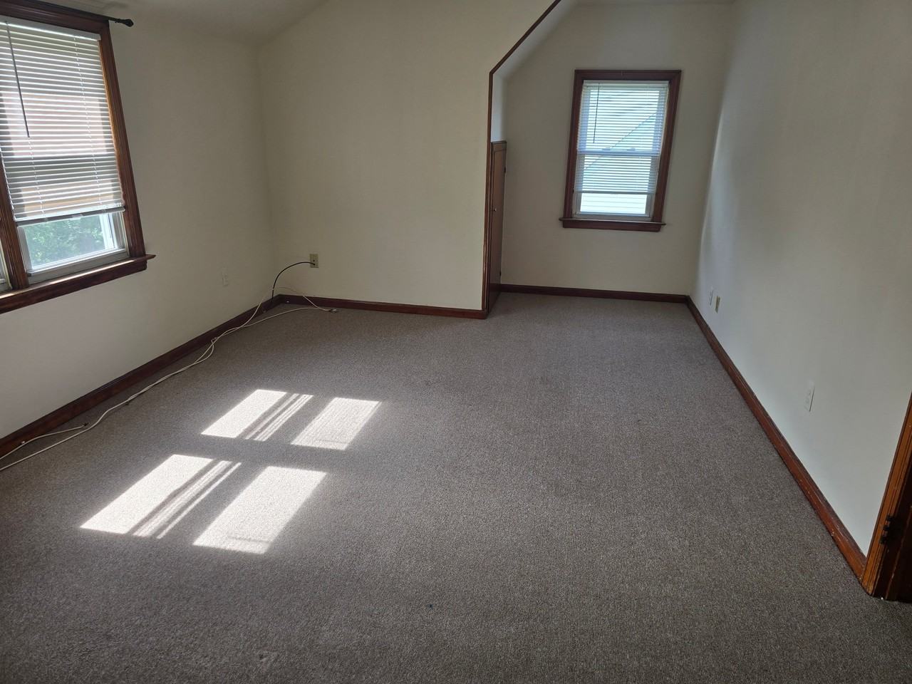 18 Ryle Ave #2ndFL - Photo 3 of 17