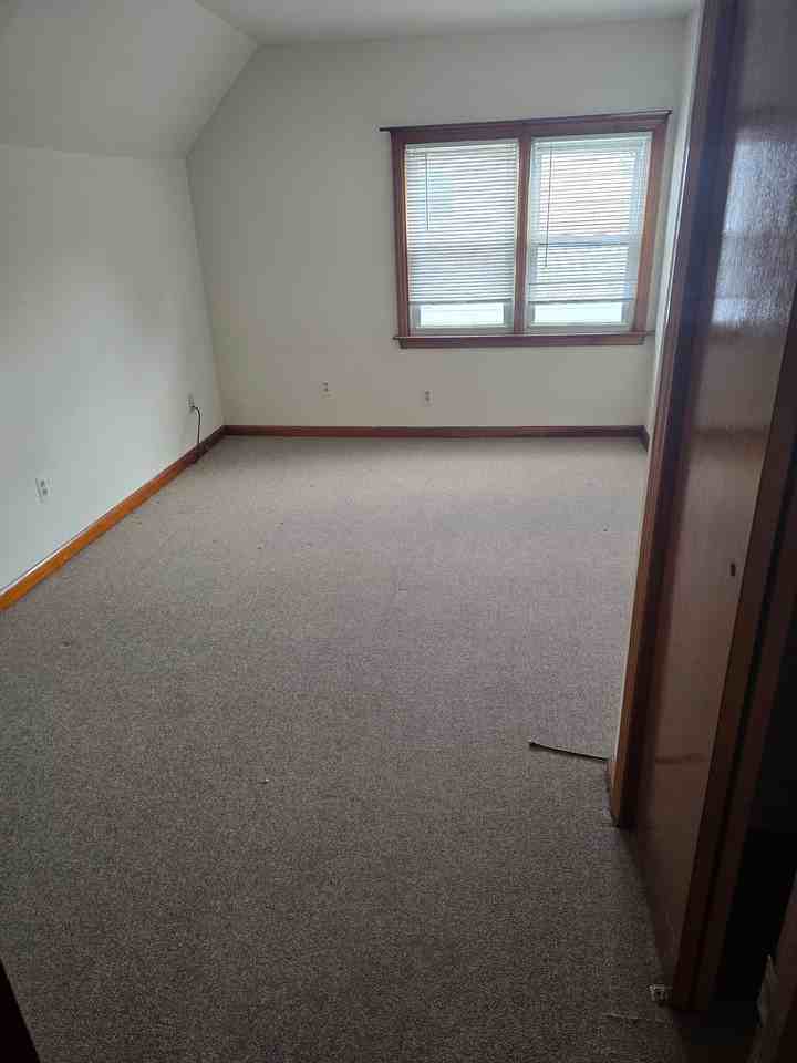 18 Ryle Ave #2ndFL - Photo 5 of 17
