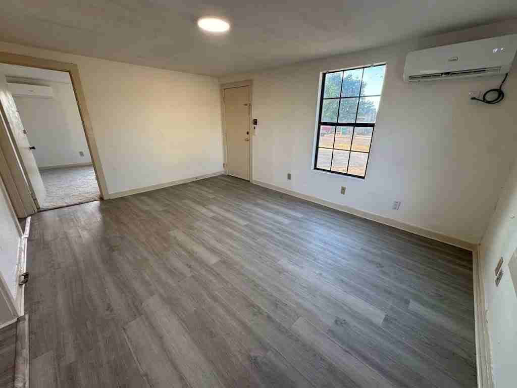 1829 Spaulding St - Photo 4 of 13