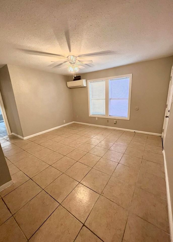 5606 Robertson St #A - Photo 7 of 17