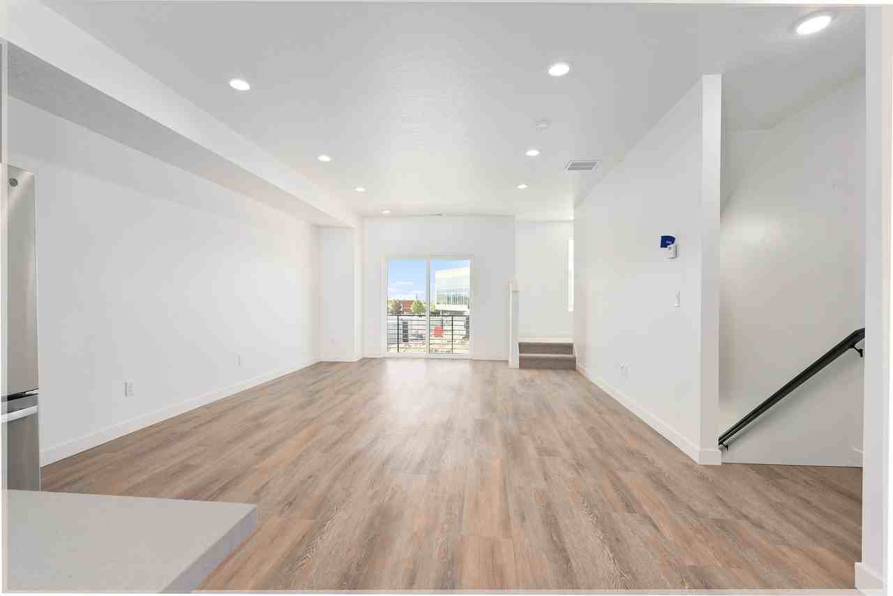567 Westnorth #148 - Photo 6 of 12