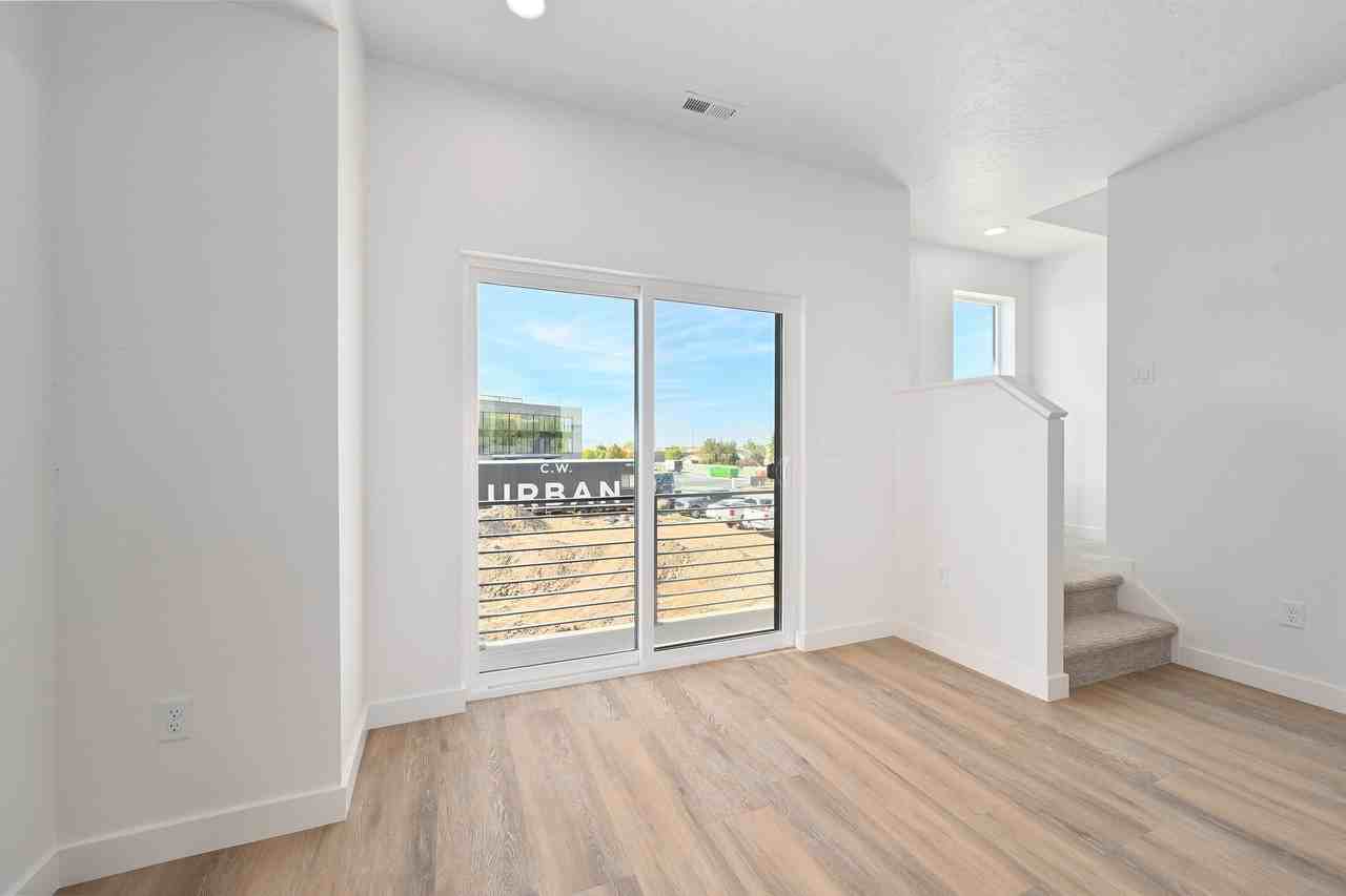 567 Westnorth #148 - Photo 7 of 12