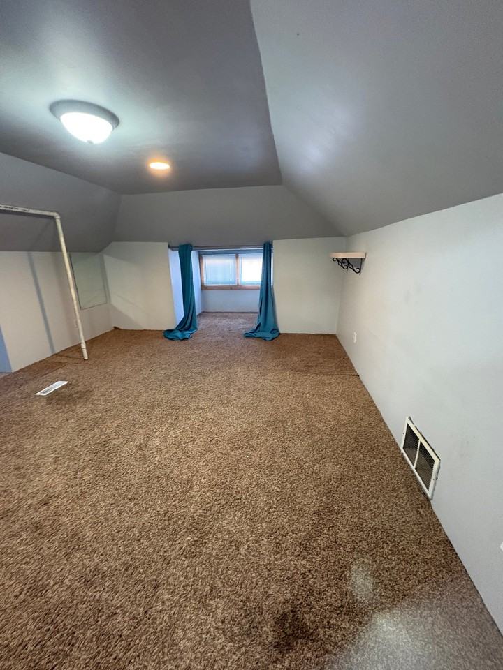 1012 E Iron Ave - Photo 3 of 17