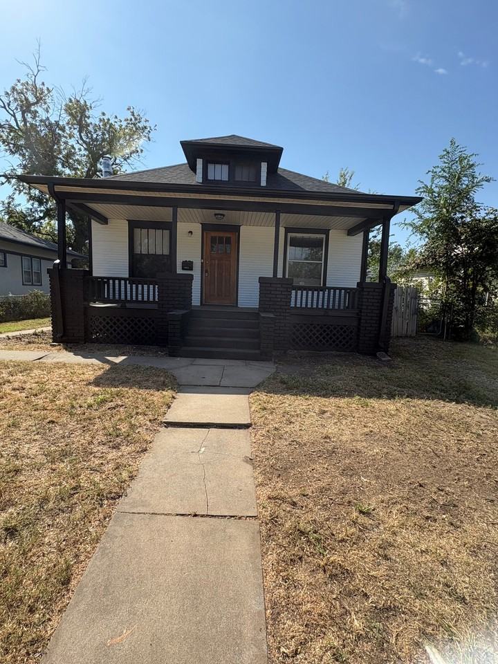 1012 E Iron Ave - Photo 4 of 17
