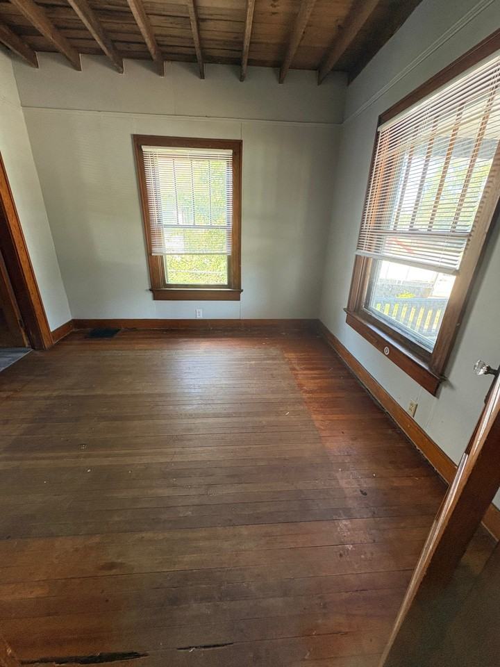 1012 E Iron Ave - Photo 5 of 17