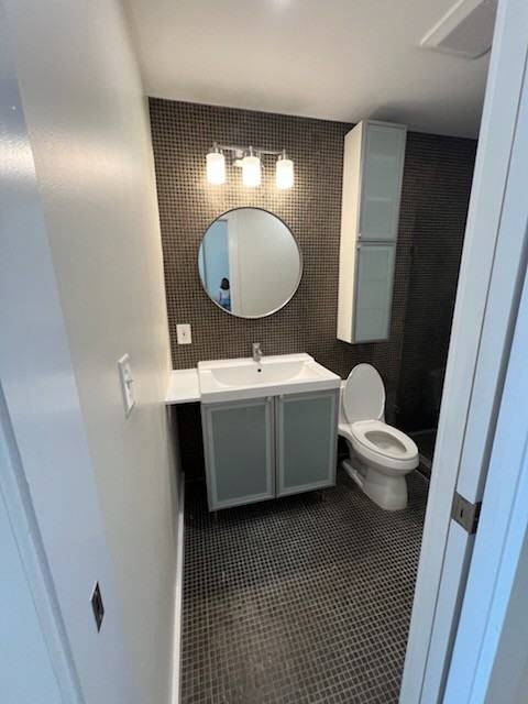 2514 Abercorn St #207 - Photo 2 of 25