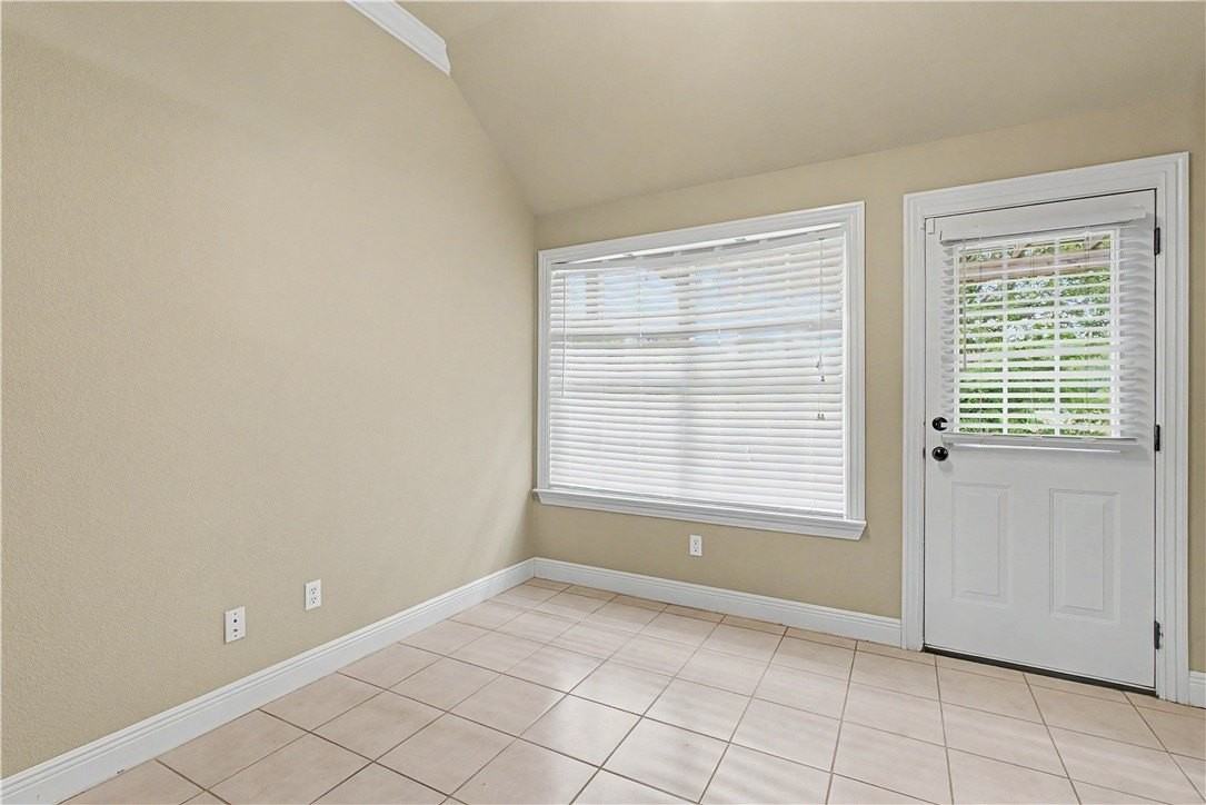 198 Alexandra Loop - Photo 6 of 22