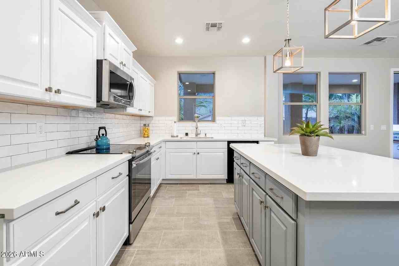 1910 E Patrick Ln - Photo 6 of 17