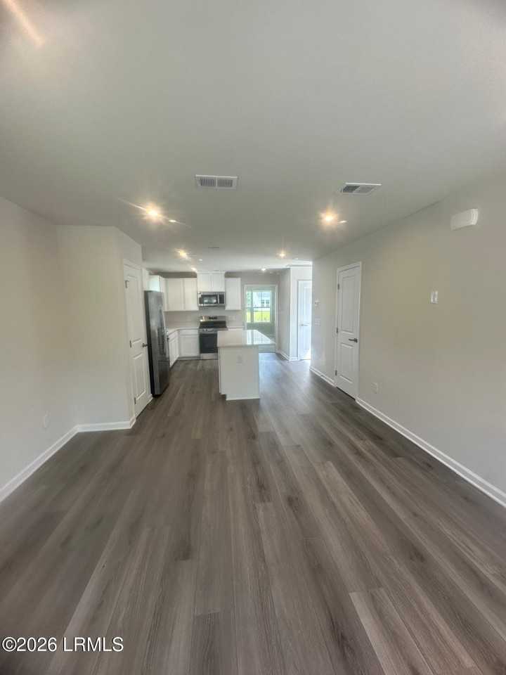 95 Castle St - Photo 3 of 33