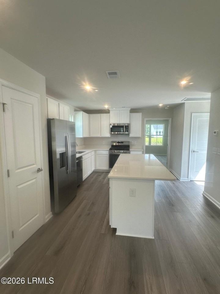 95 Castle St - Photo 5 of 33