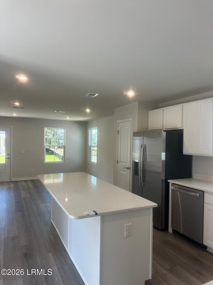 95 Castle St - Photo 7 of 33