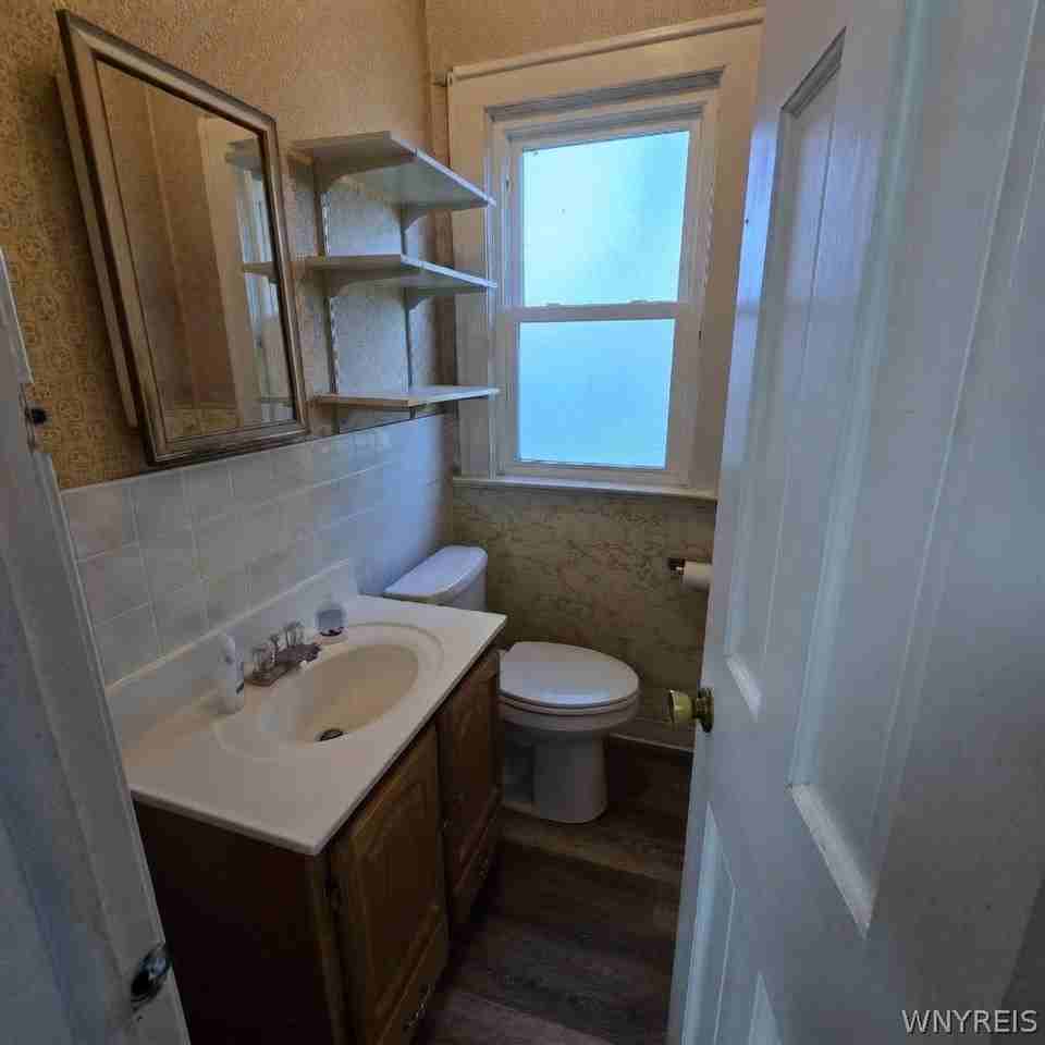 35 Englewood Ave - Photo 6 of 19