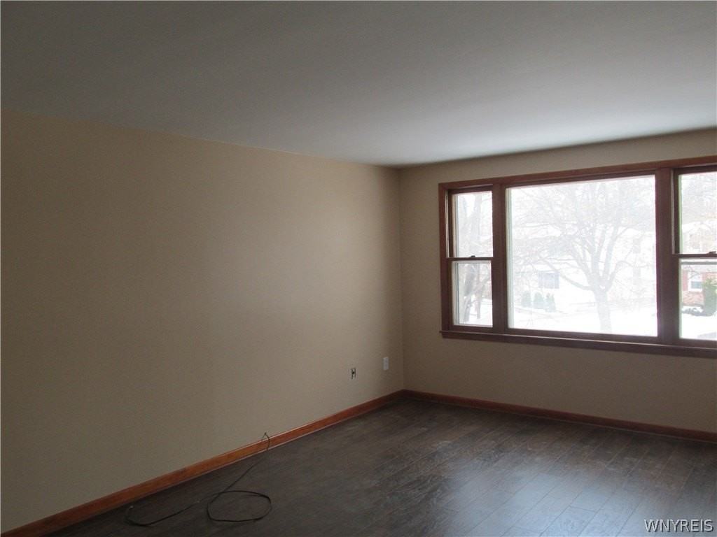 101 Dale Dr - Photo 5 of 9