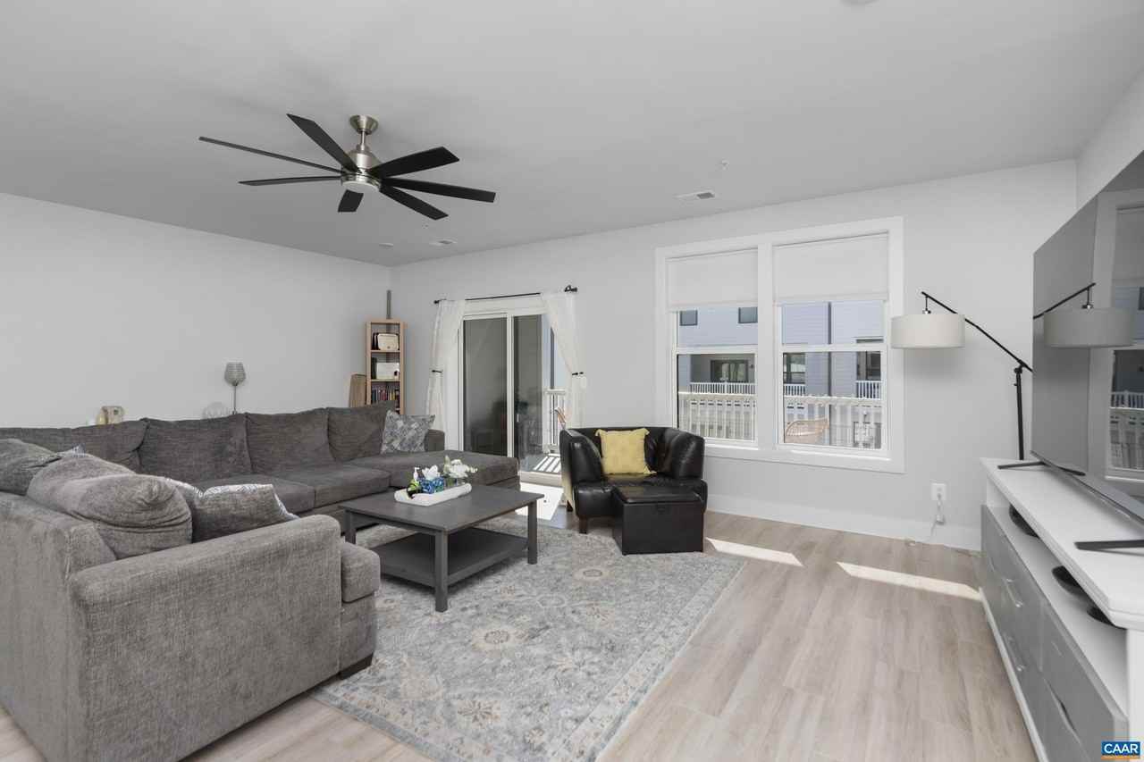 824 Wesley Ln #B - Photo 6 of 15