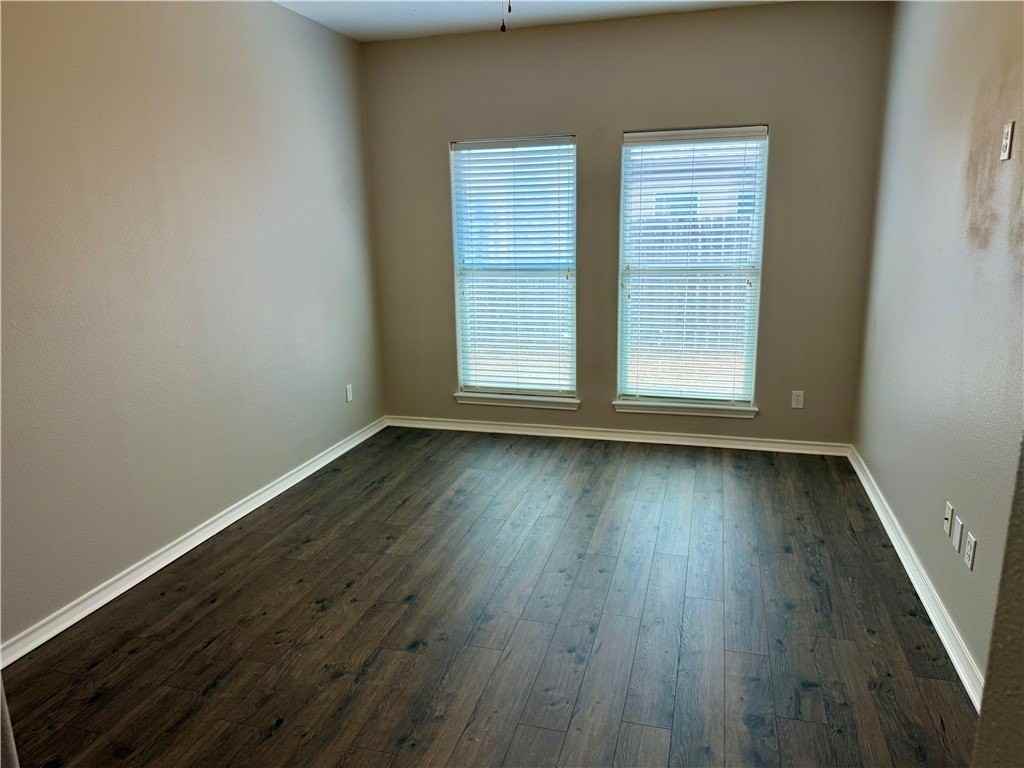 2534 Dewberry Dr - Photo 7 of 21